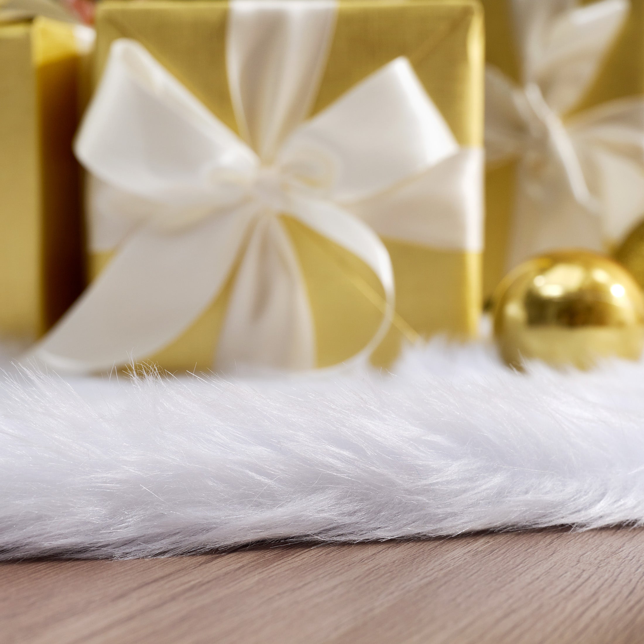 VeriNatural 48-Inch White Flocked Christmas Tree Skirt – Soft Fuzzy Snowflake Holiday Tree Mat with Hook & Loop Fasteners, Winter Wonderland Floor Cover for Indoor Xmas Decor
