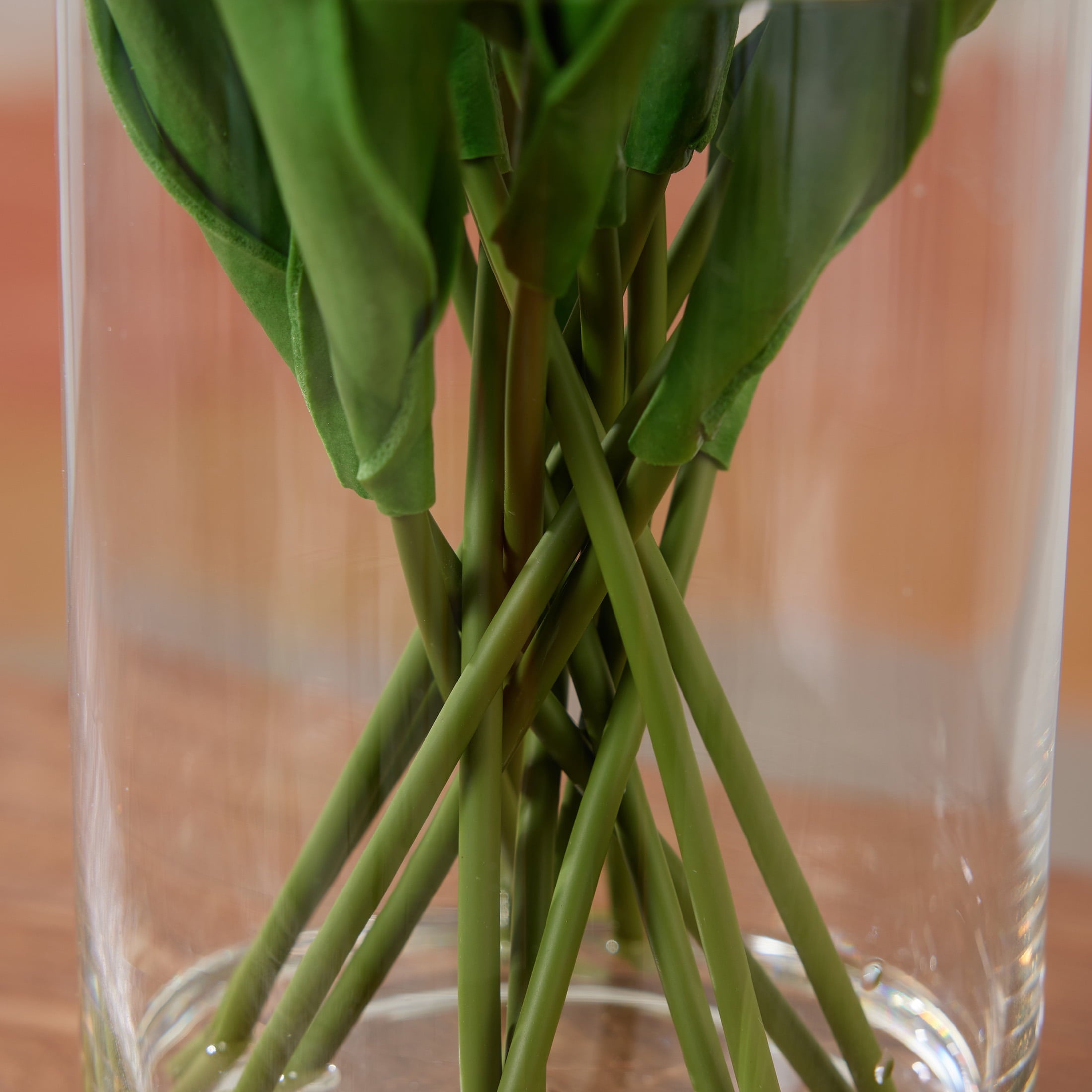 DR.Planzen 12in Artificial White Tulips Fake Flowers in Glass Vase Real Touch Tulips ¨C Faux Tulips Bouquet with Faux Water, Tulips Centerpiece for Spring Home Decor Dining Table Wedding Mothers Day
