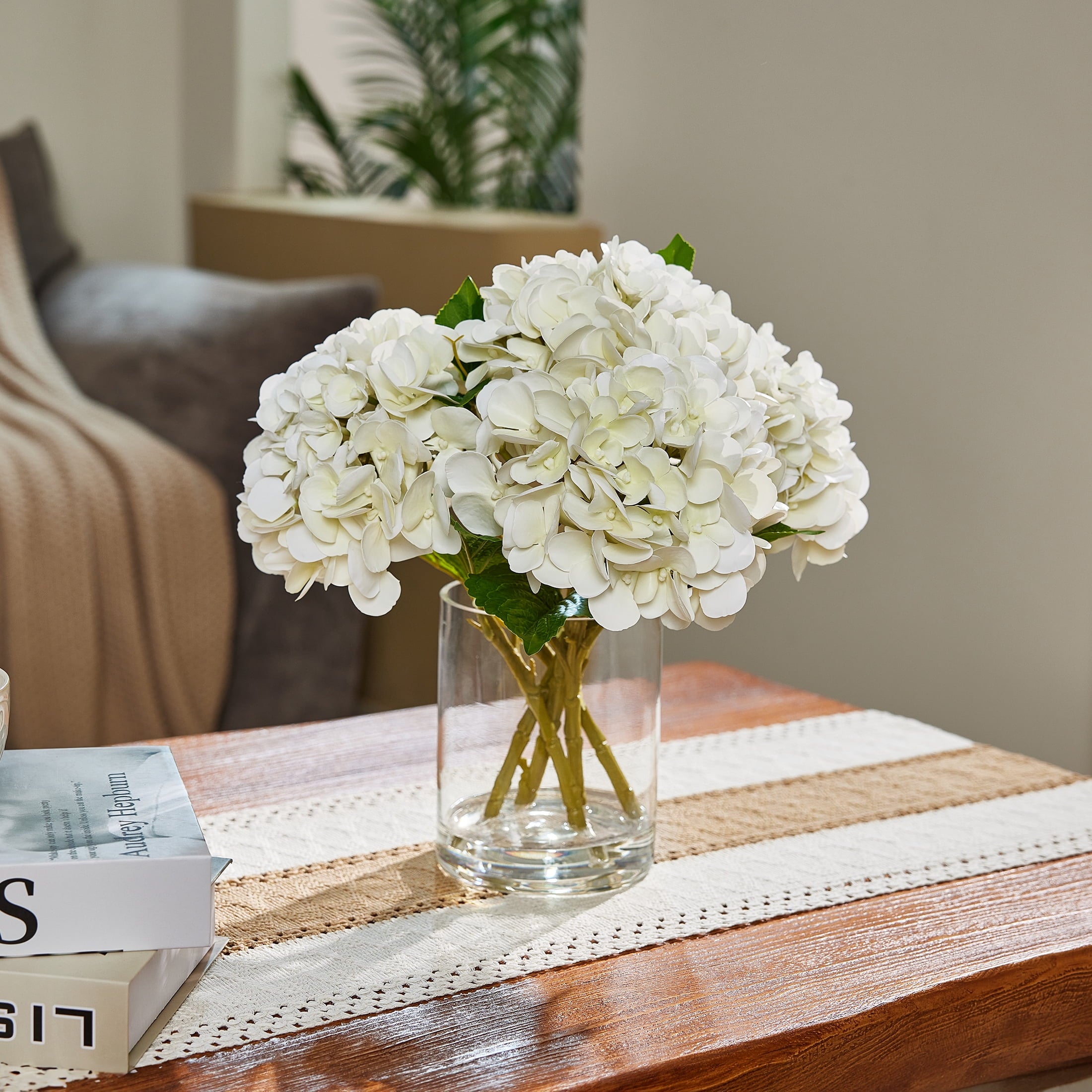 DR.Planzen Artificial Hydrangea in Vase with Faux Water, 12" Realistic White Silk Flowers, 5 Stems 40 Leaves 90 Florets, Ready-to-Use Tabletop Decor for Home Office