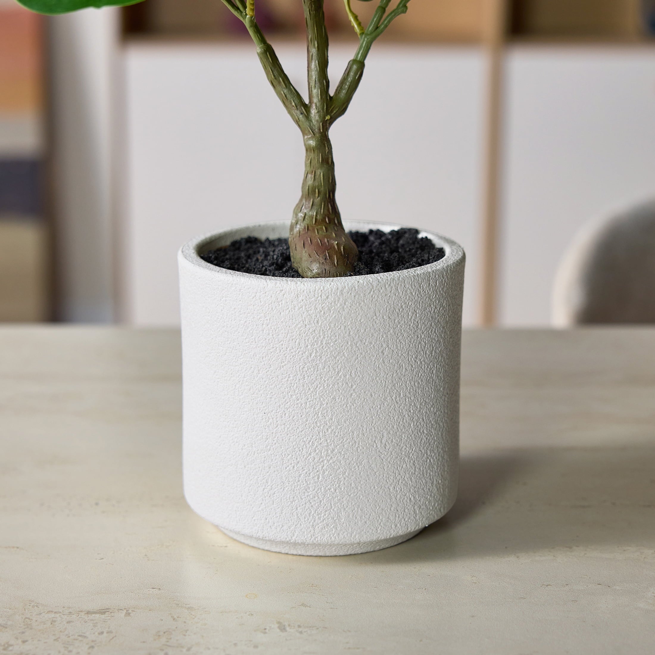 DR.Planzen Artificial Fiddle Leaf Fig Tree, 25.6 Inch Tall Lifelike Fake Plant in White Pot, Realistic Indoor Ficus Lyrata for Home Office Living Room Decor