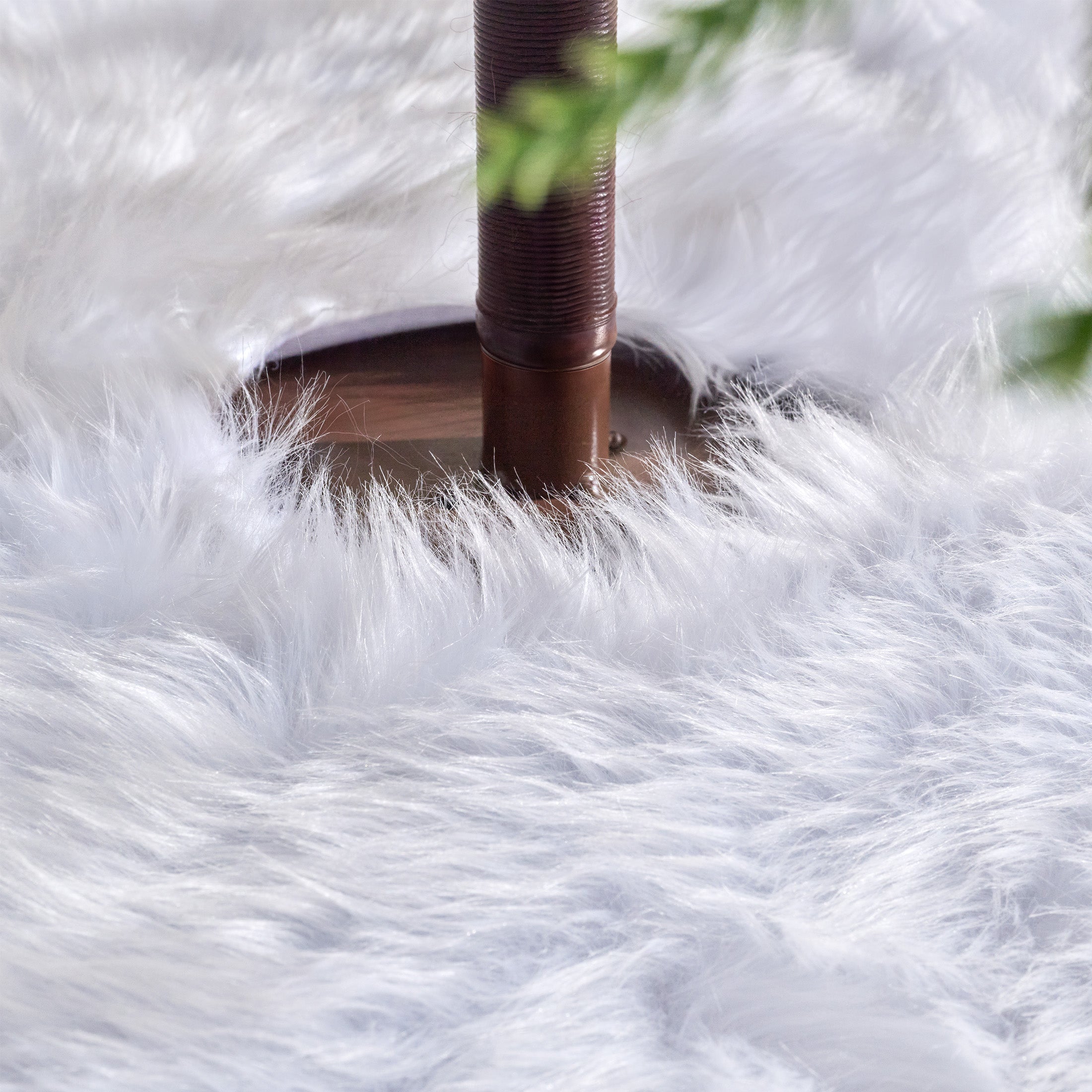VeriNatural 48-Inch White Flocked Christmas Tree Skirt – Soft Fuzzy Snowflake Holiday Tree Mat with Hook & Loop Fasteners, Winter Wonderland Floor Cover for Indoor Xmas Decor