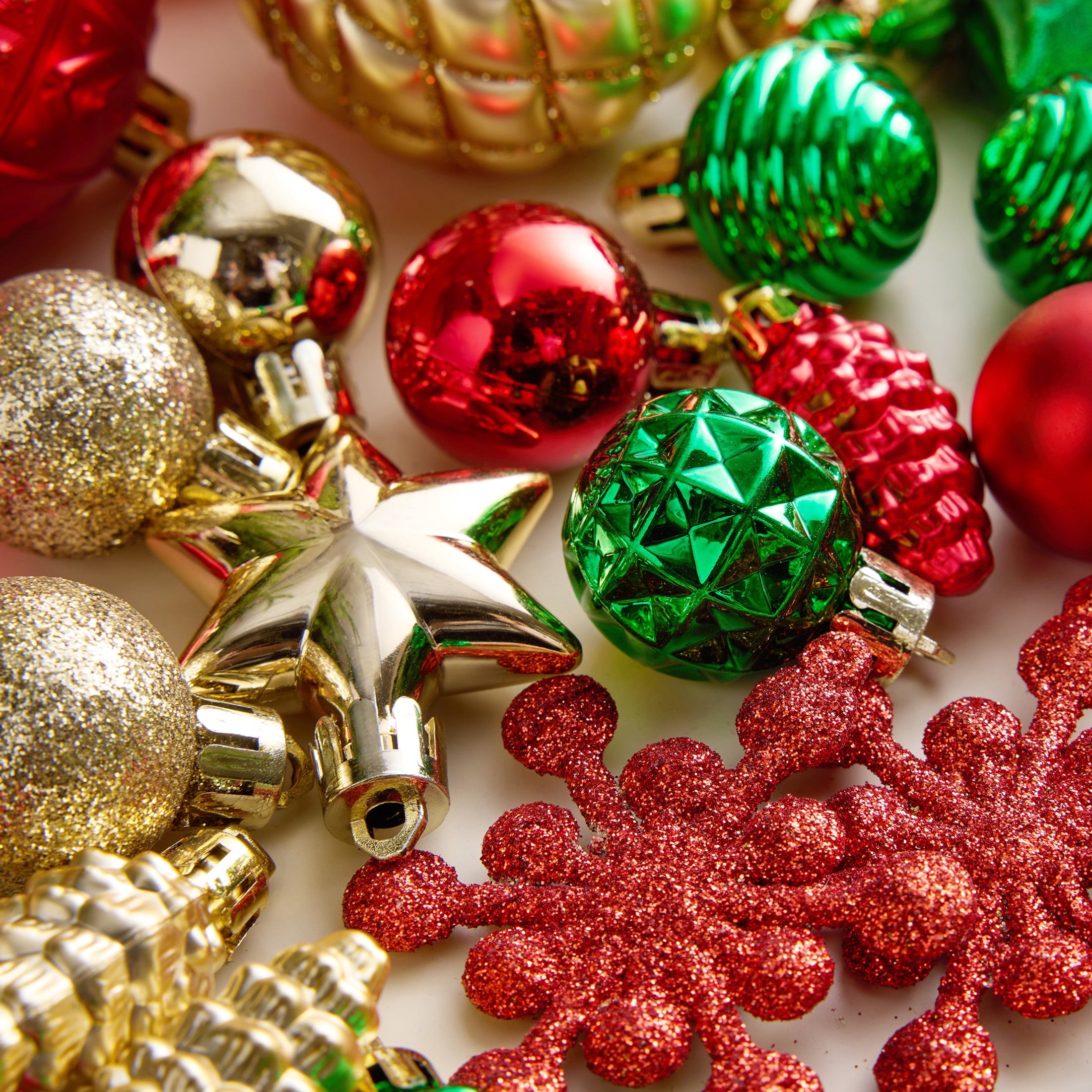 DR.Planzen 96PCS Christmas Ball Ornaments Set, Red Green Gold Ornaments, Christmas Tree Decorations, Xmas Ornaments - 9 Shapes, 1.2-4.8in Holiday Decor with 100 Hanging Strings